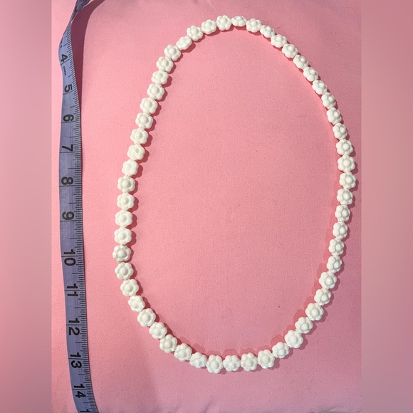 Vintage flowers necklace - Picture 2 of 3